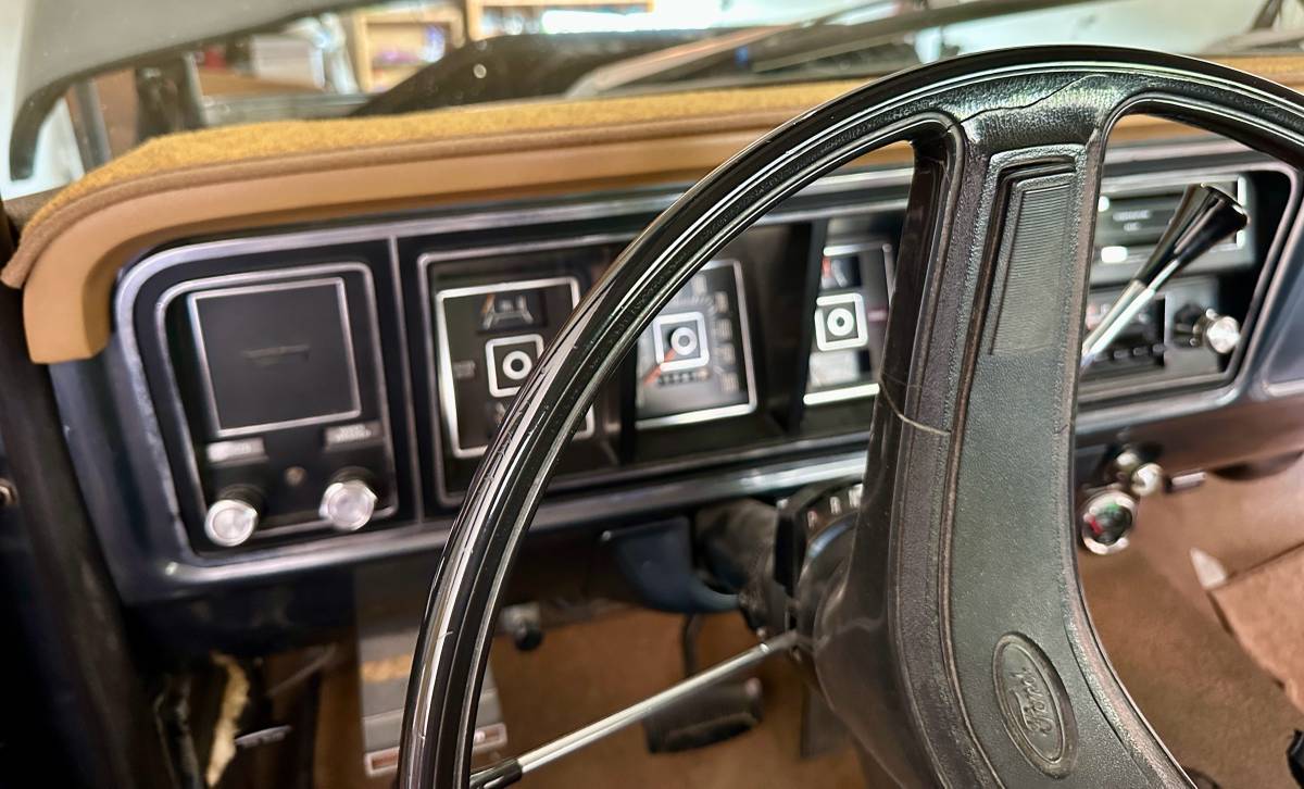 Ford-F-150-1976-custom-16