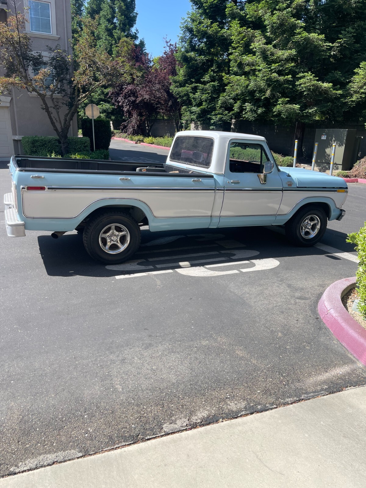 Ford-F-150-1978-Standard-Cab-Pickup-2