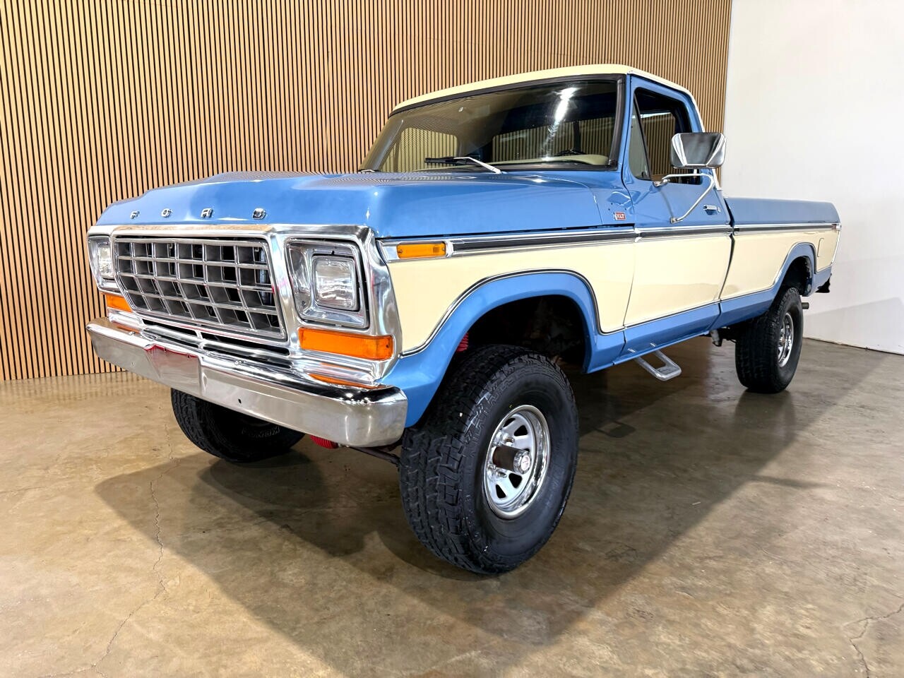 Ford-F-150-1979-Pickup-Truck-2