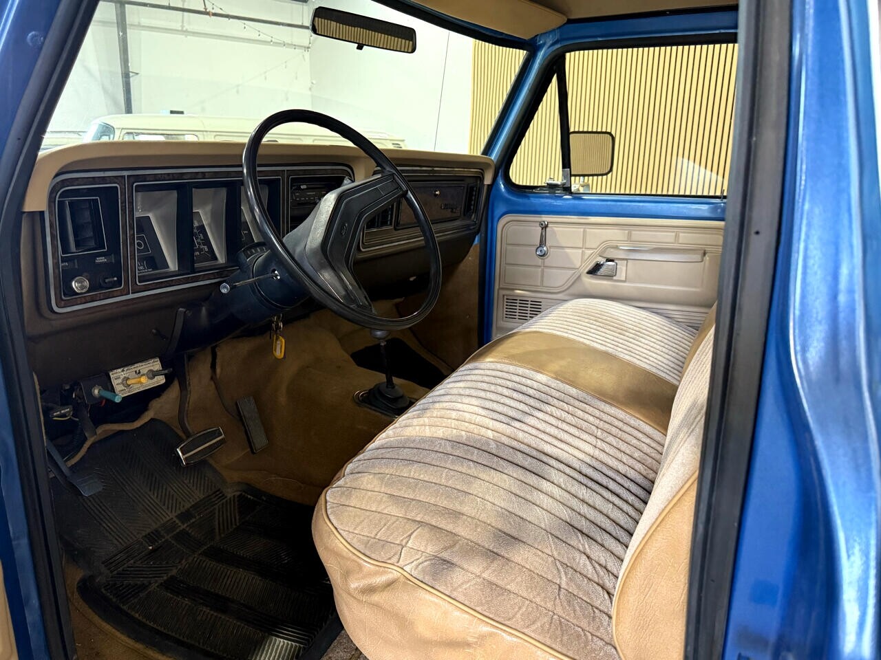Ford-F-150-1979-Pickup-Truck-21