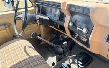 Ford-F-150-1983-Standard-Cab-Pickup-15