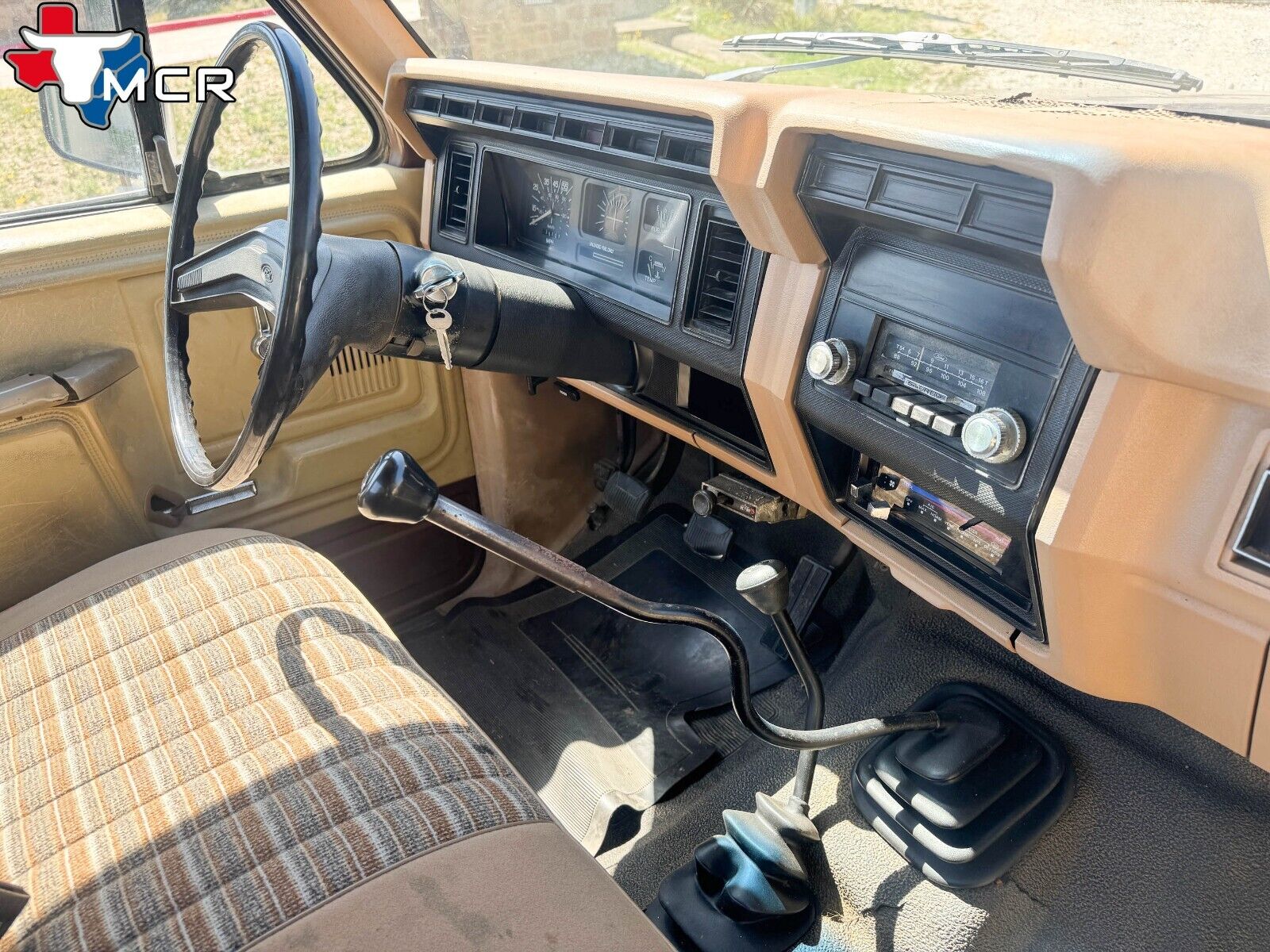 Ford-F-150-1983-Standard-Cab-Pickup-15