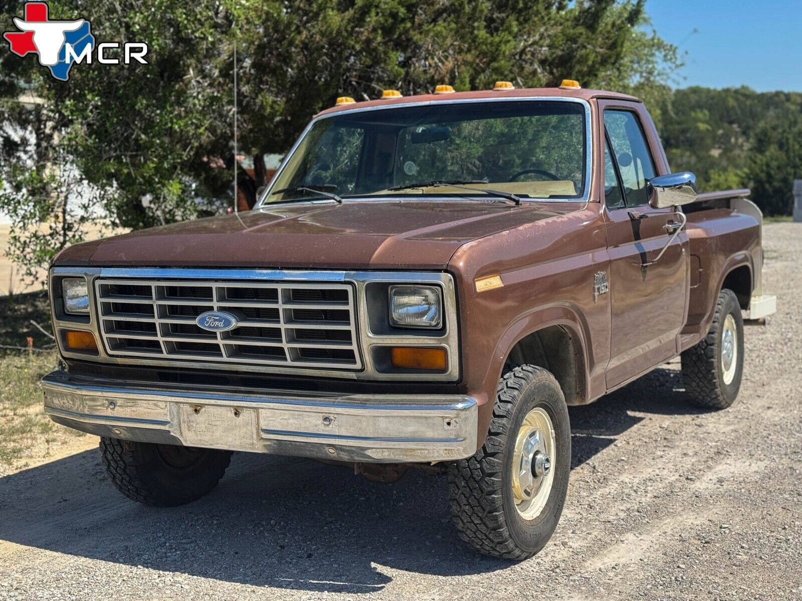 Ford-F-150-1983-Standard-Cab-Pickup-2