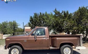 Ford-F-150-1983-Standard-Cab-Pickup-3