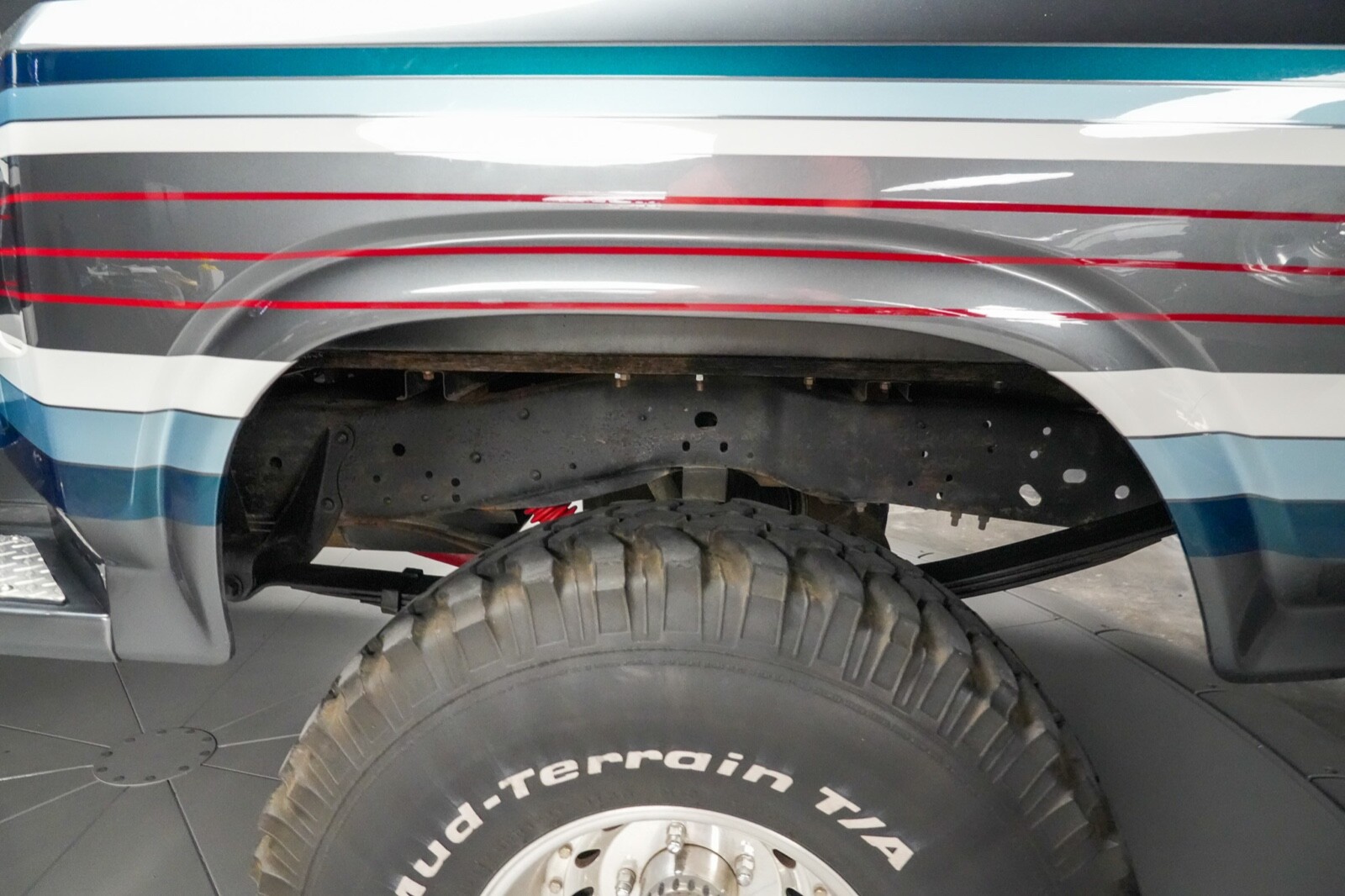Ford-F-150-1983-Truck-10