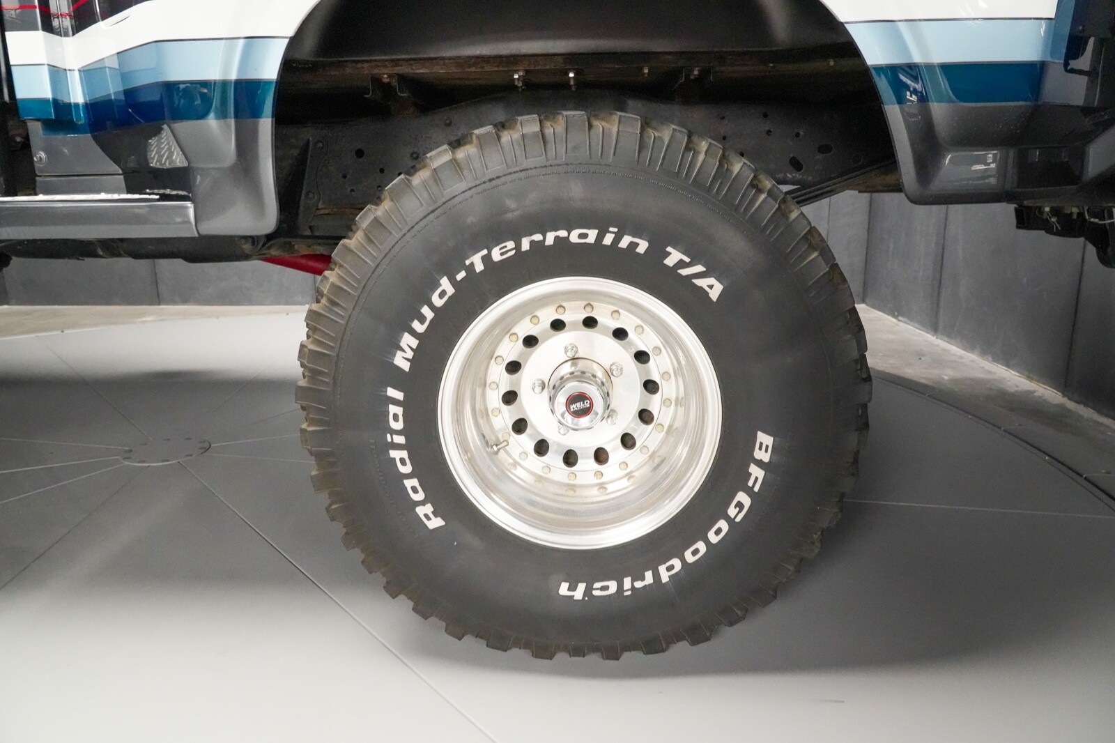 Ford-F-150-1983-Truck-11