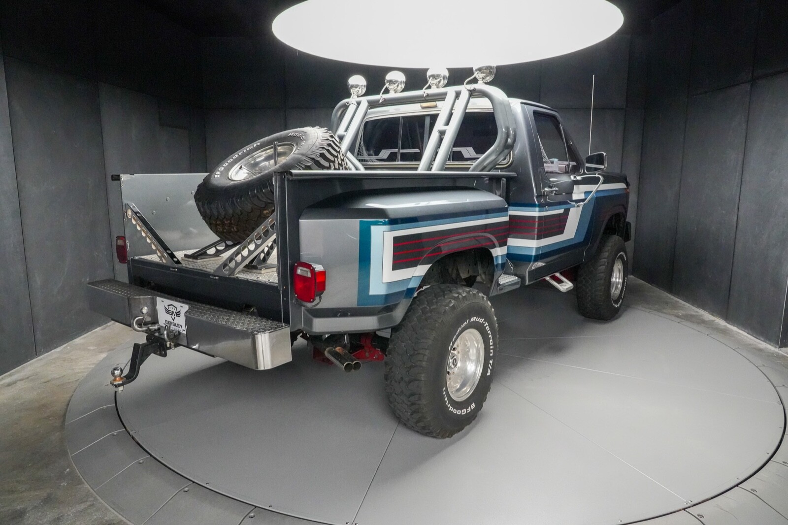 Ford-F-150-1983-Truck-23