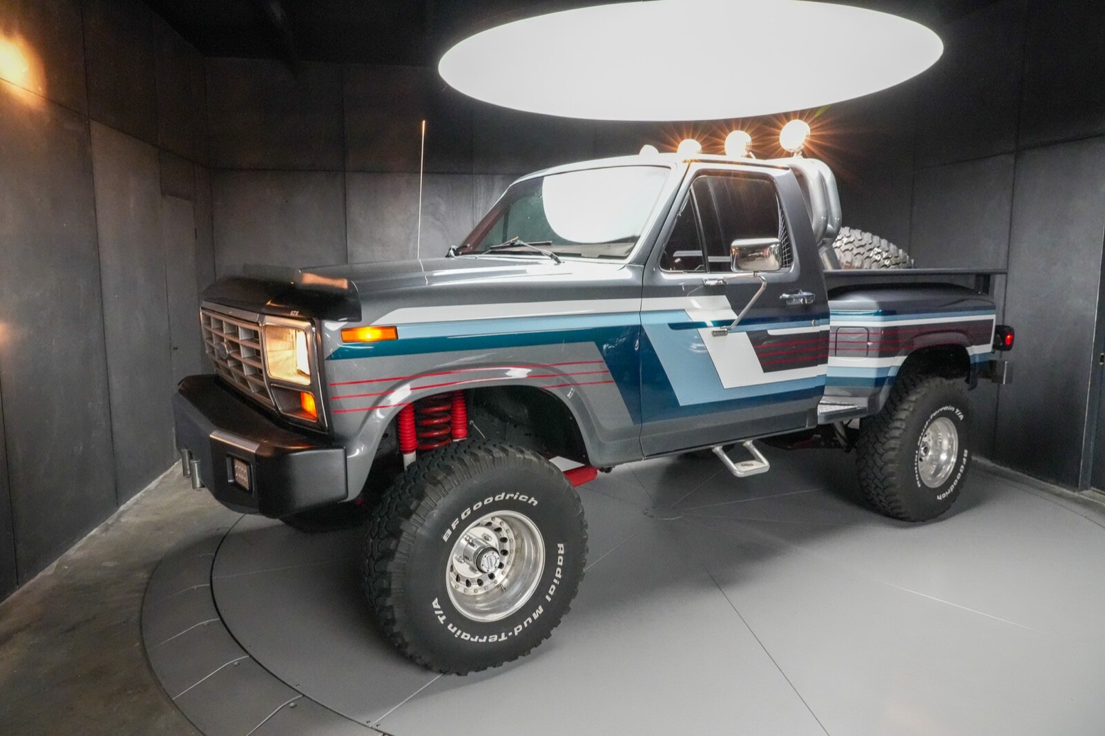 Ford-F-150-1983-Truck-30
