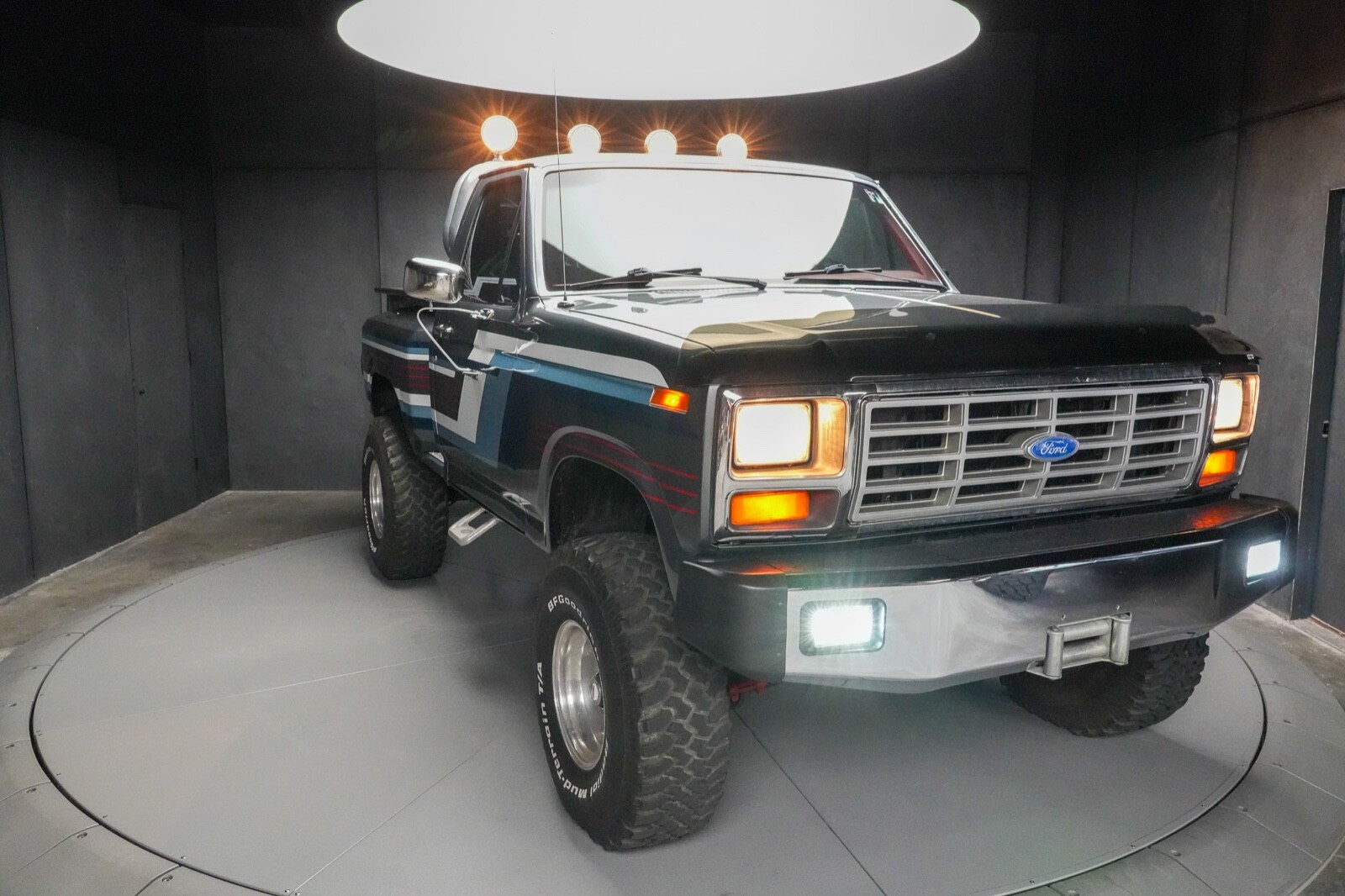 Ford-F-150-1983-Truck-34