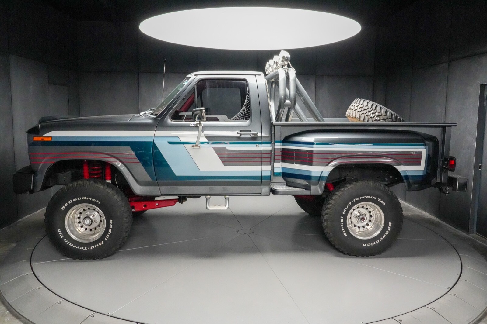 Ford-F-150-1983-Truck-5