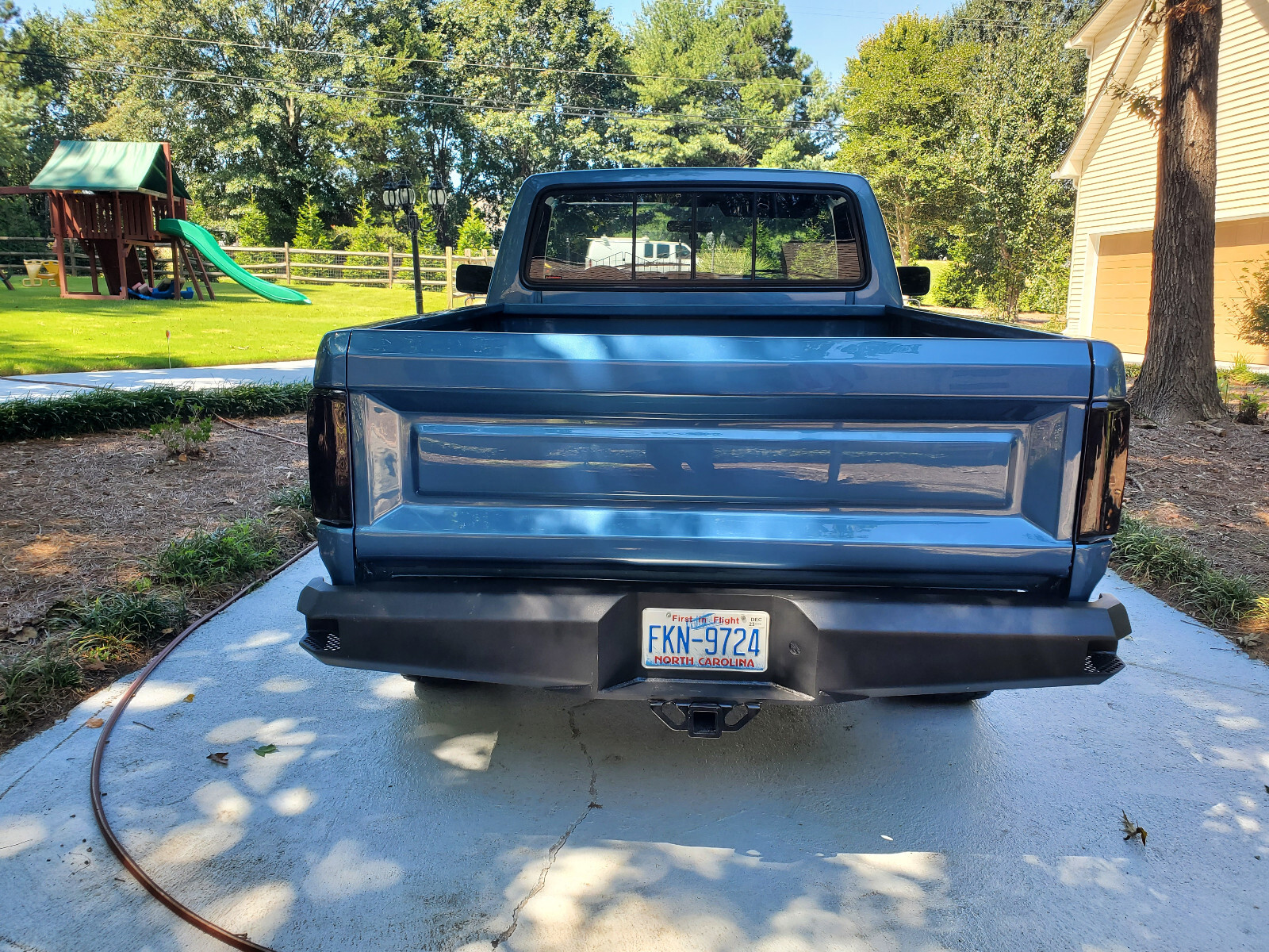 Ford-F-150-1984-Pickup-Truck-12