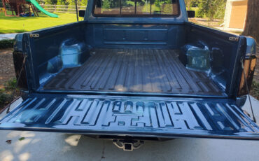 Ford-F-150-1984-Pickup-Truck-13