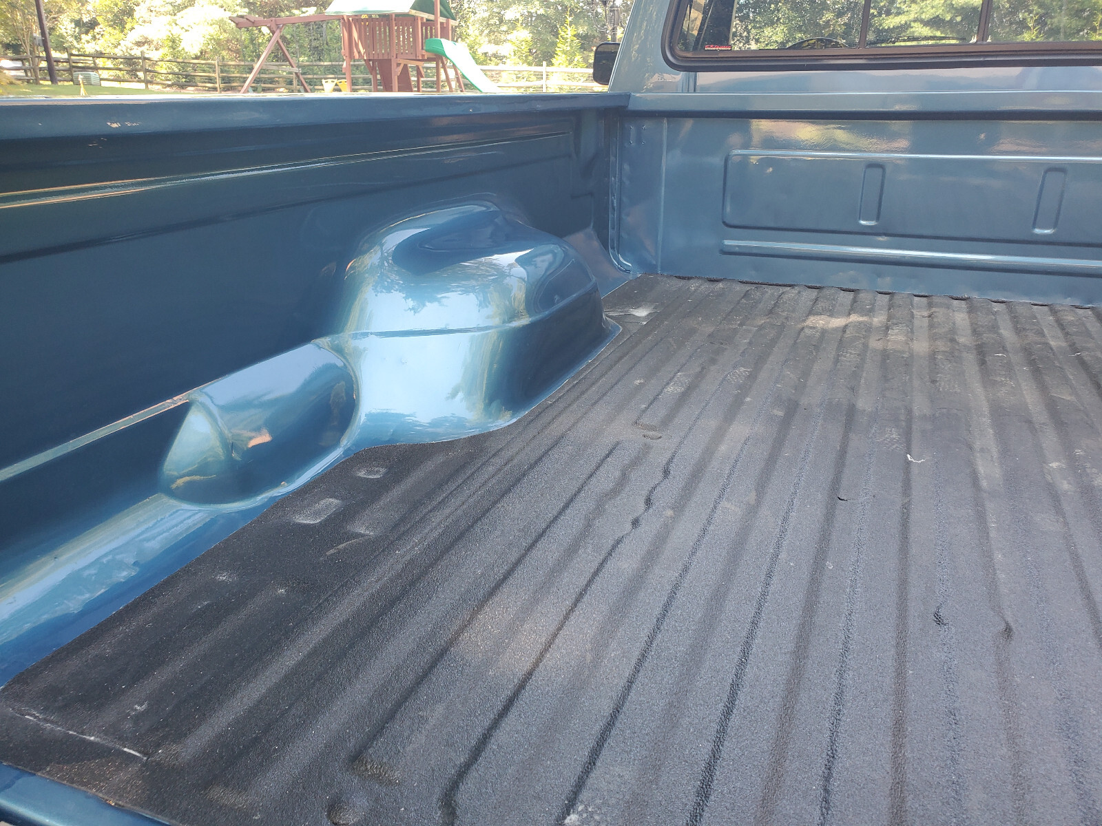 Ford-F-150-1984-Pickup-Truck-15