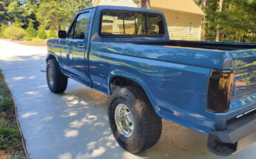 Ford-F-150-1984-Pickup-Truck-16