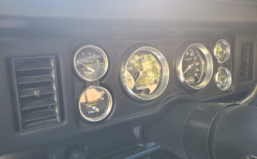Ford-F-150-1984-Pickup-Truck-19