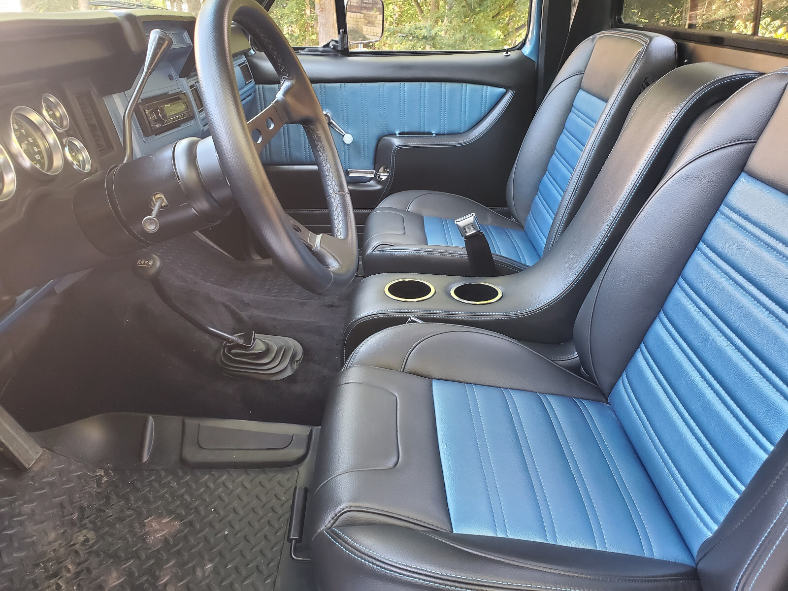Ford-F-150-1984-Pickup-Truck-22