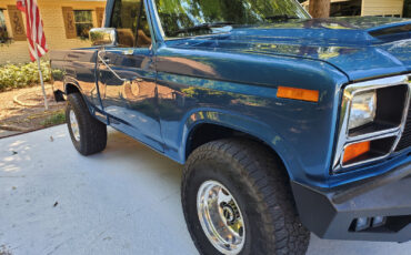 Ford-F-150-1984-Pickup-Truck-4