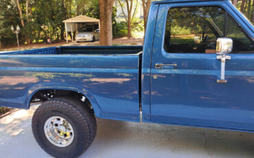 Ford-F-150-1984-Pickup-Truck-7