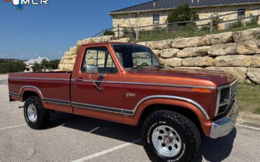 Ford-F-150-1984-Standard-Cab-Pickup-1