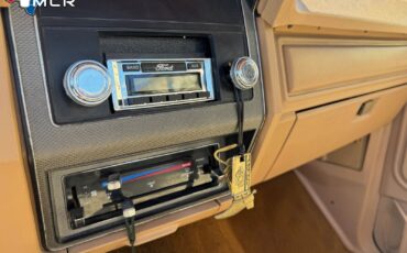 Ford-F-150-1984-Standard-Cab-Pickup-21