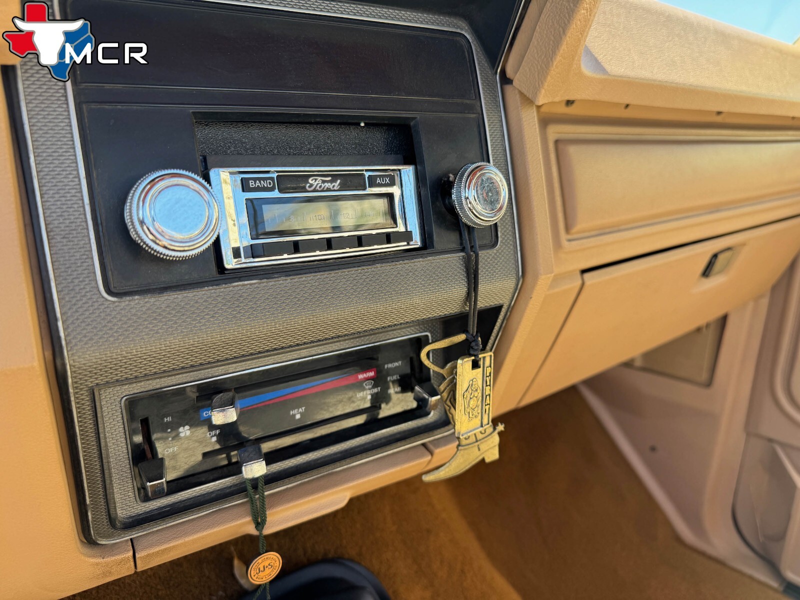 Ford-F-150-1984-Standard-Cab-Pickup-21