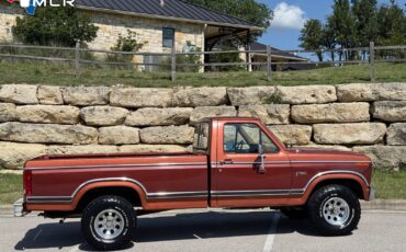 Ford-F-150-1984-Standard-Cab-Pickup-4