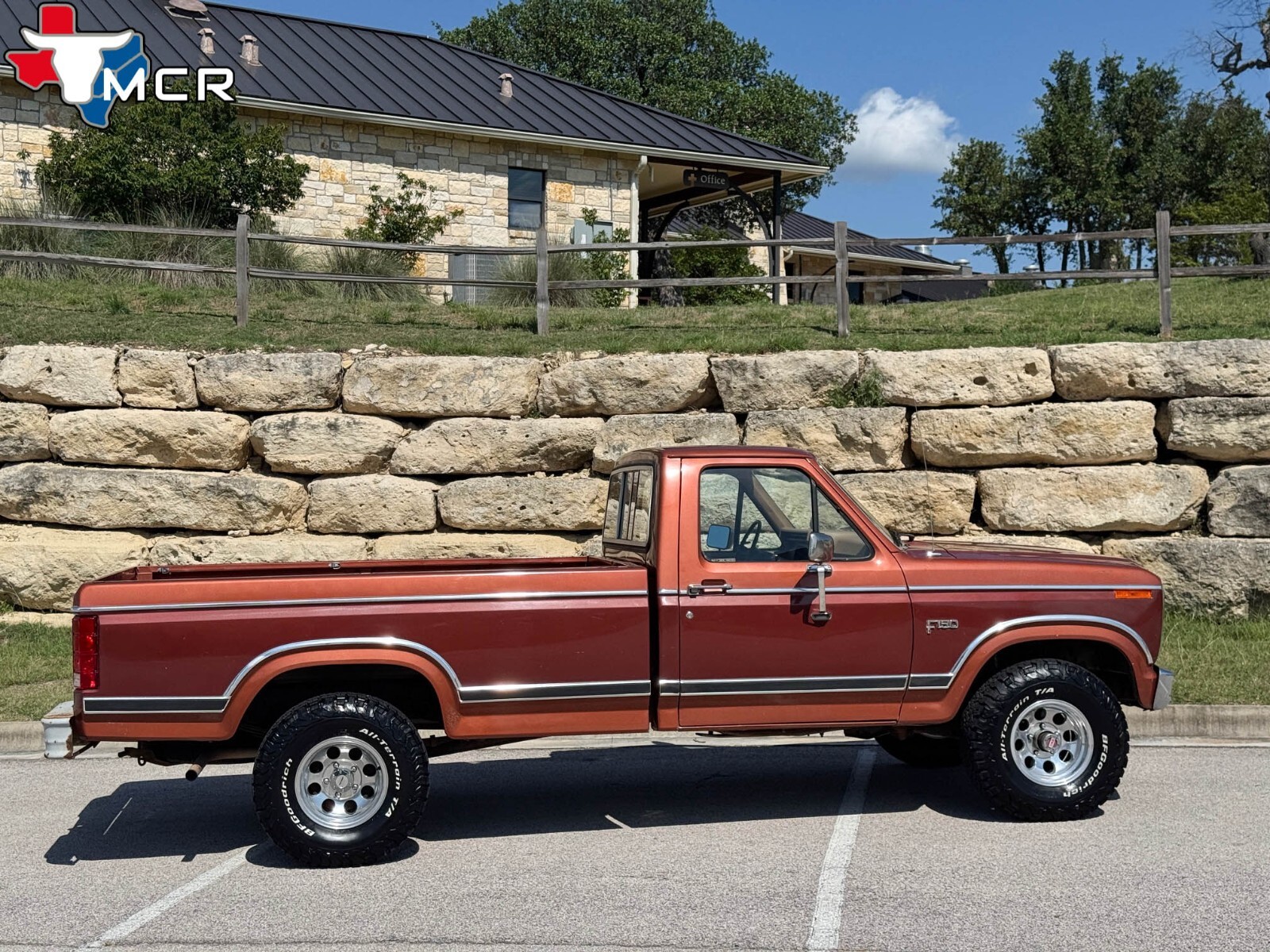 Ford-F-150-1984-Standard-Cab-Pickup-4