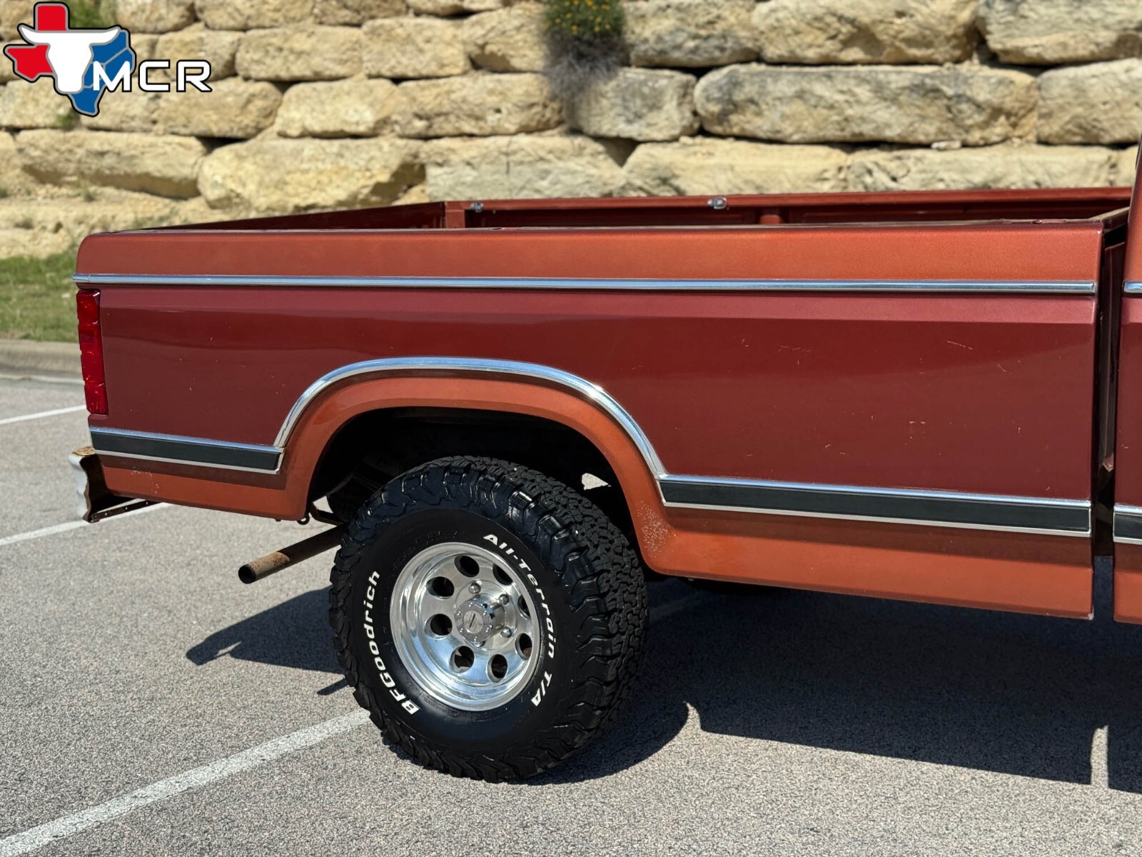 Ford-F-150-1984-Standard-Cab-Pickup-8