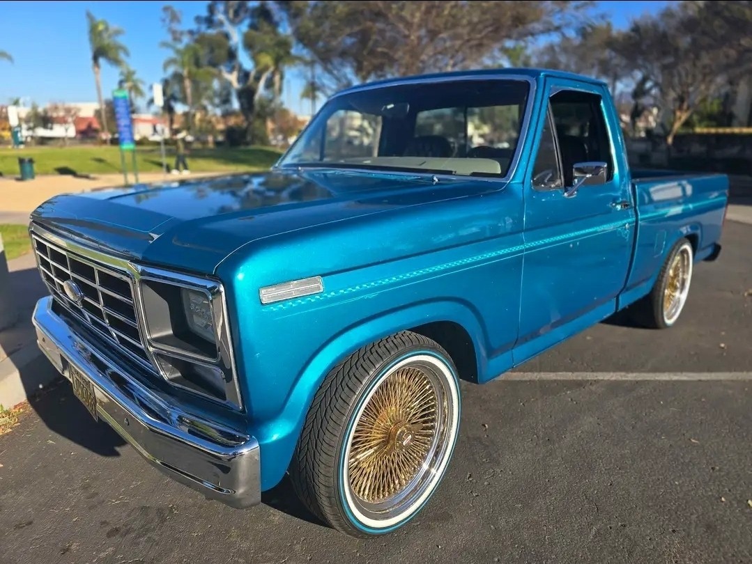 Ford-F-150-1985-3