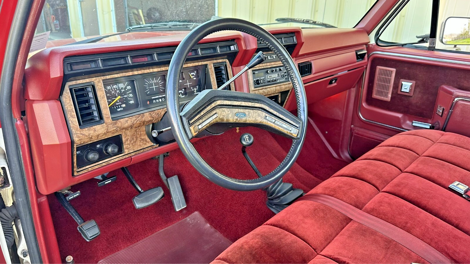 Ford-F-150-1986-Standard-Cab-Pickup-10