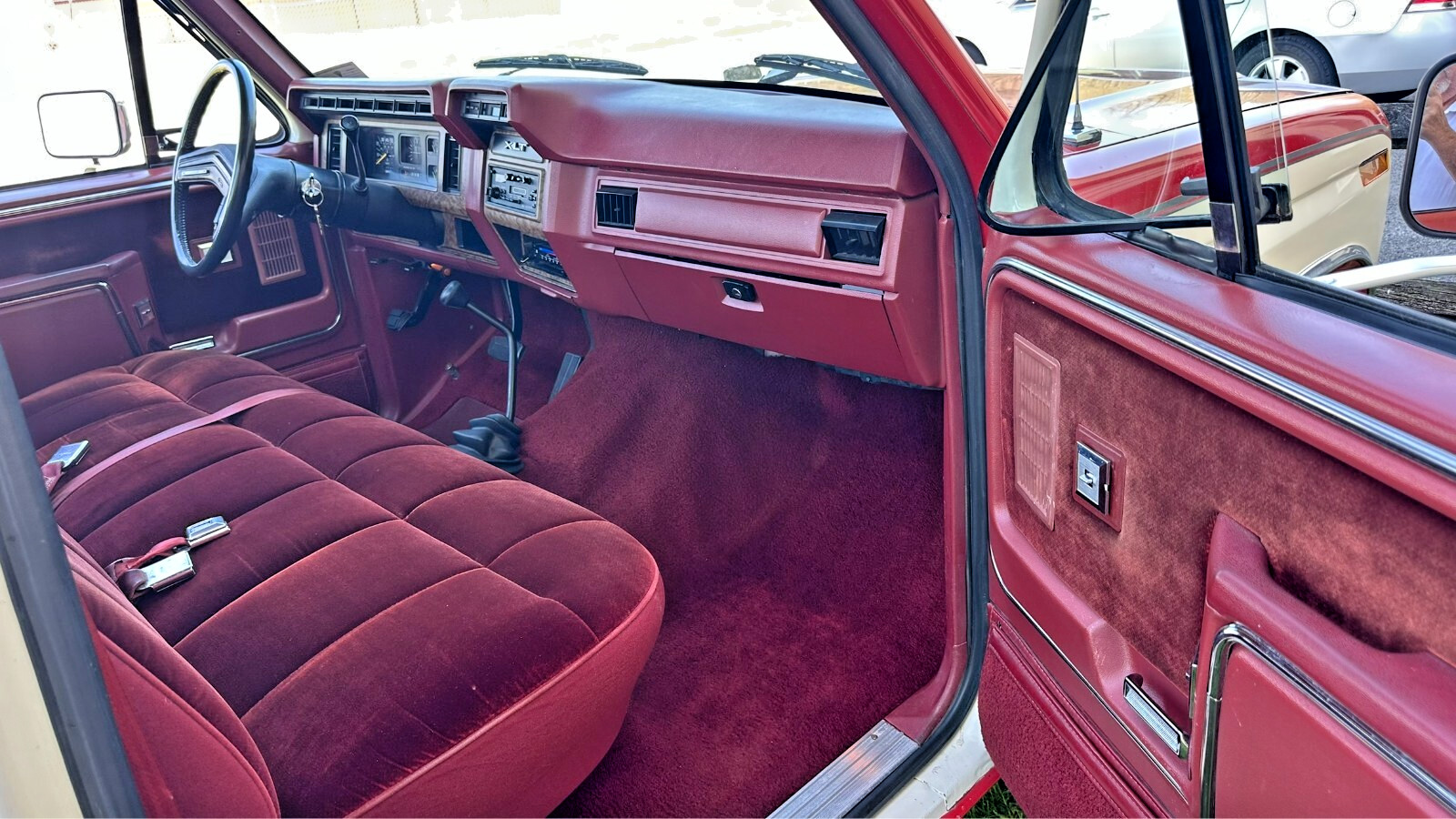 Ford-F-150-1986-Standard-Cab-Pickup-12