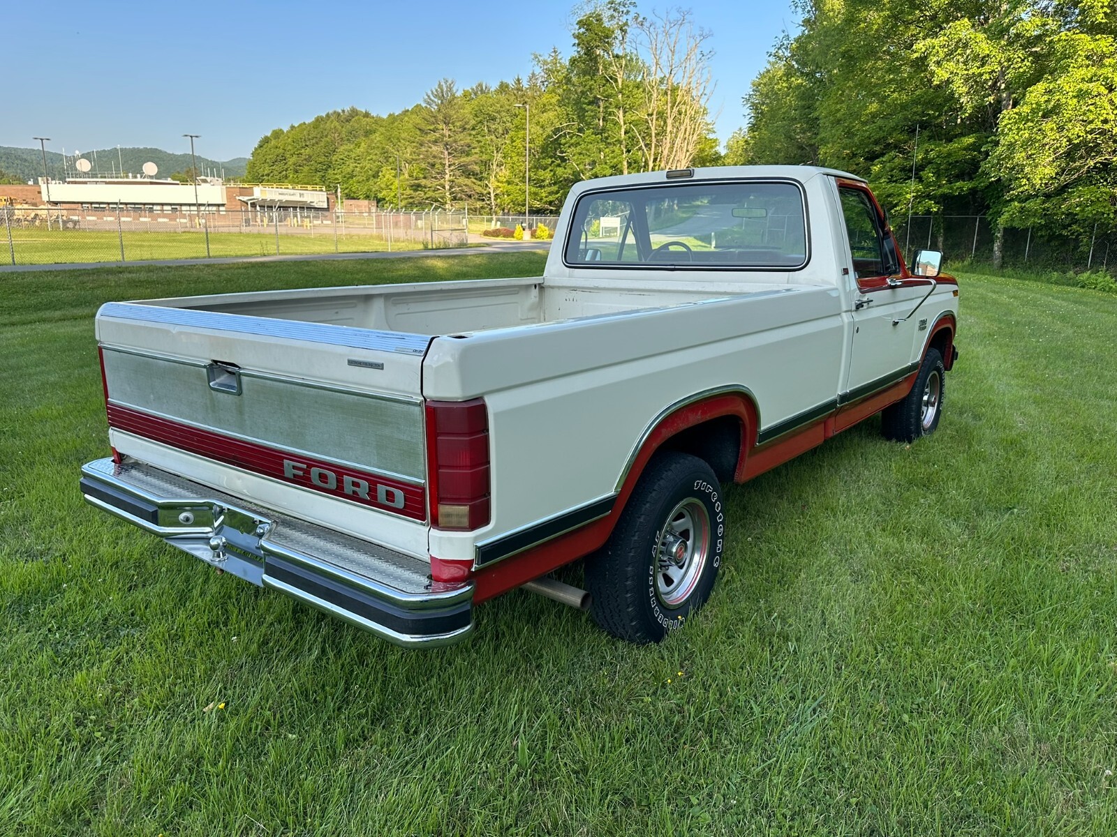 Ford-F-150-1986-Standard-Cab-Pickup-7