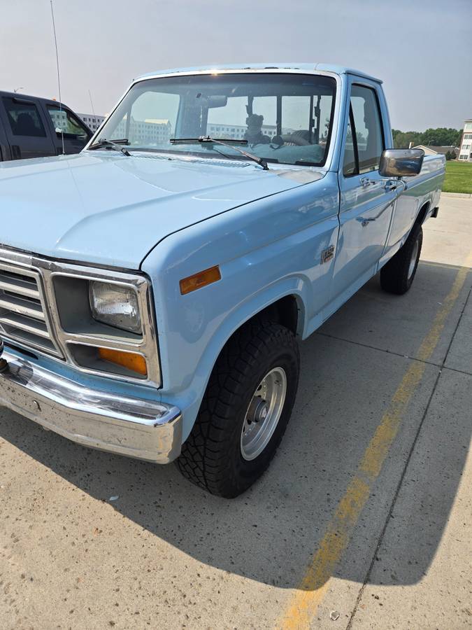 Ford-F-150-1986-blue-1