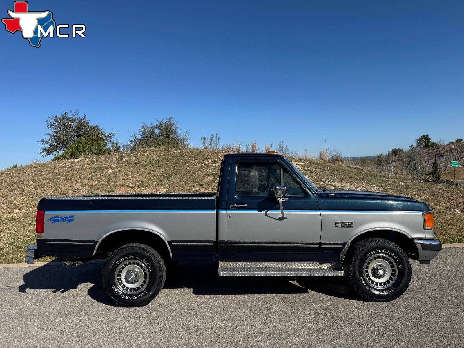 Ford-F-150-1988-Standard-Cab-Pickup-2