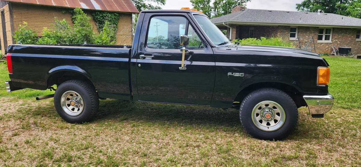 Ford-F-150-1991-black-2