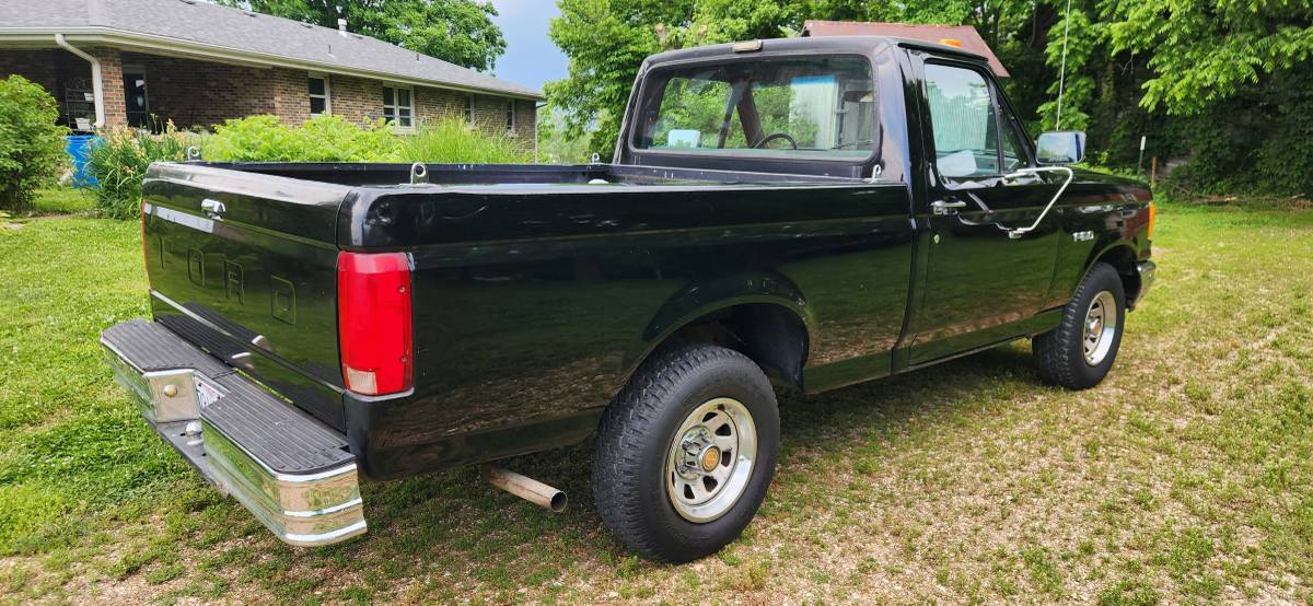 Ford-F-150-1991-black-3