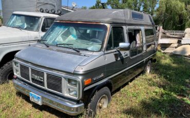 Ford-F-150-amp-gmc-g2500-1979-10
