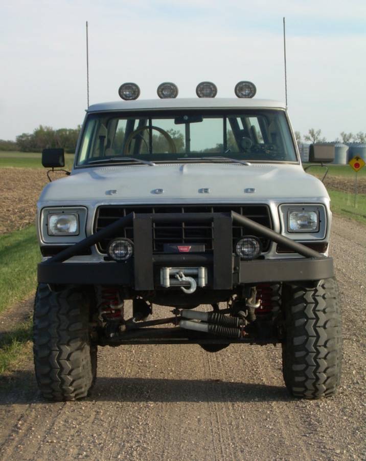 Ford-F-150-amp-gmc-g2500-1979