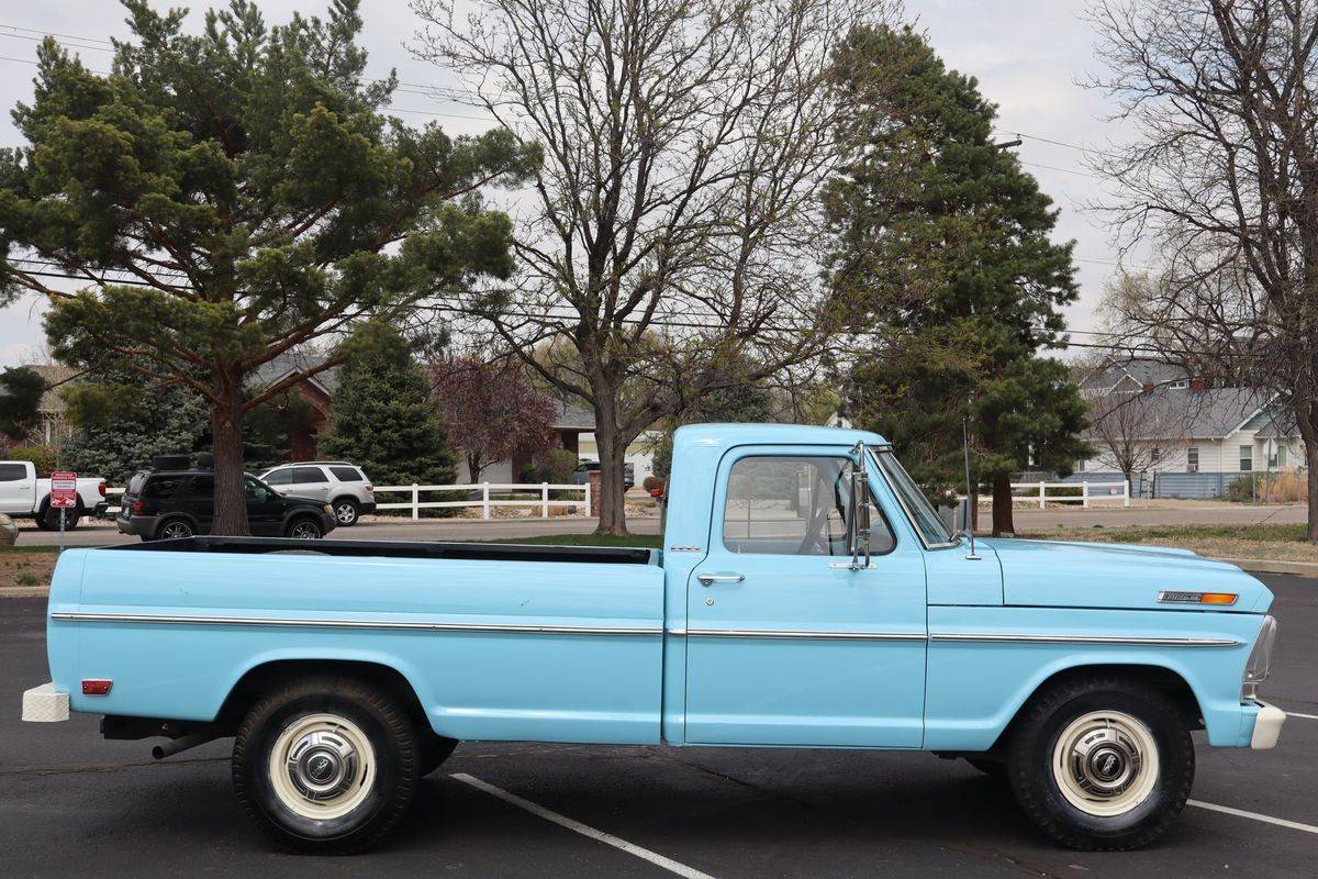 Ford-F-250-1968-blue-1