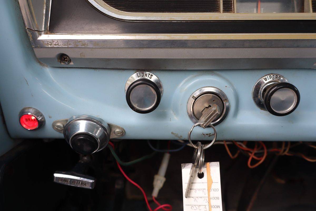 Ford-F-250-1968-blue-19