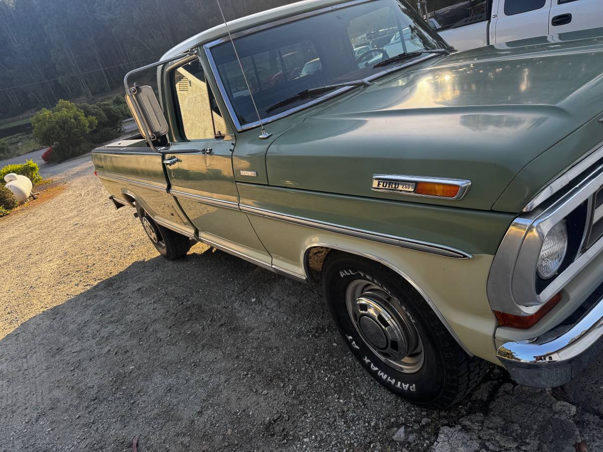Ford-F-250-1970-green-2