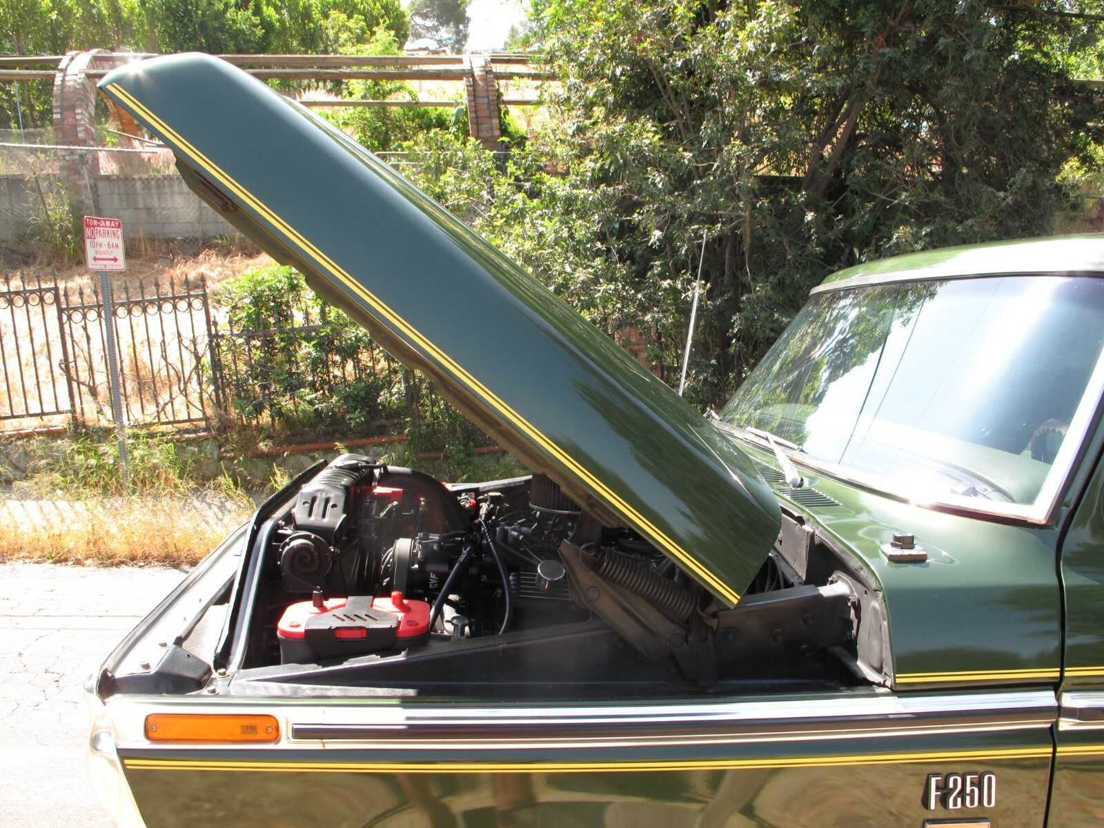 Ford-F-250-1975-26