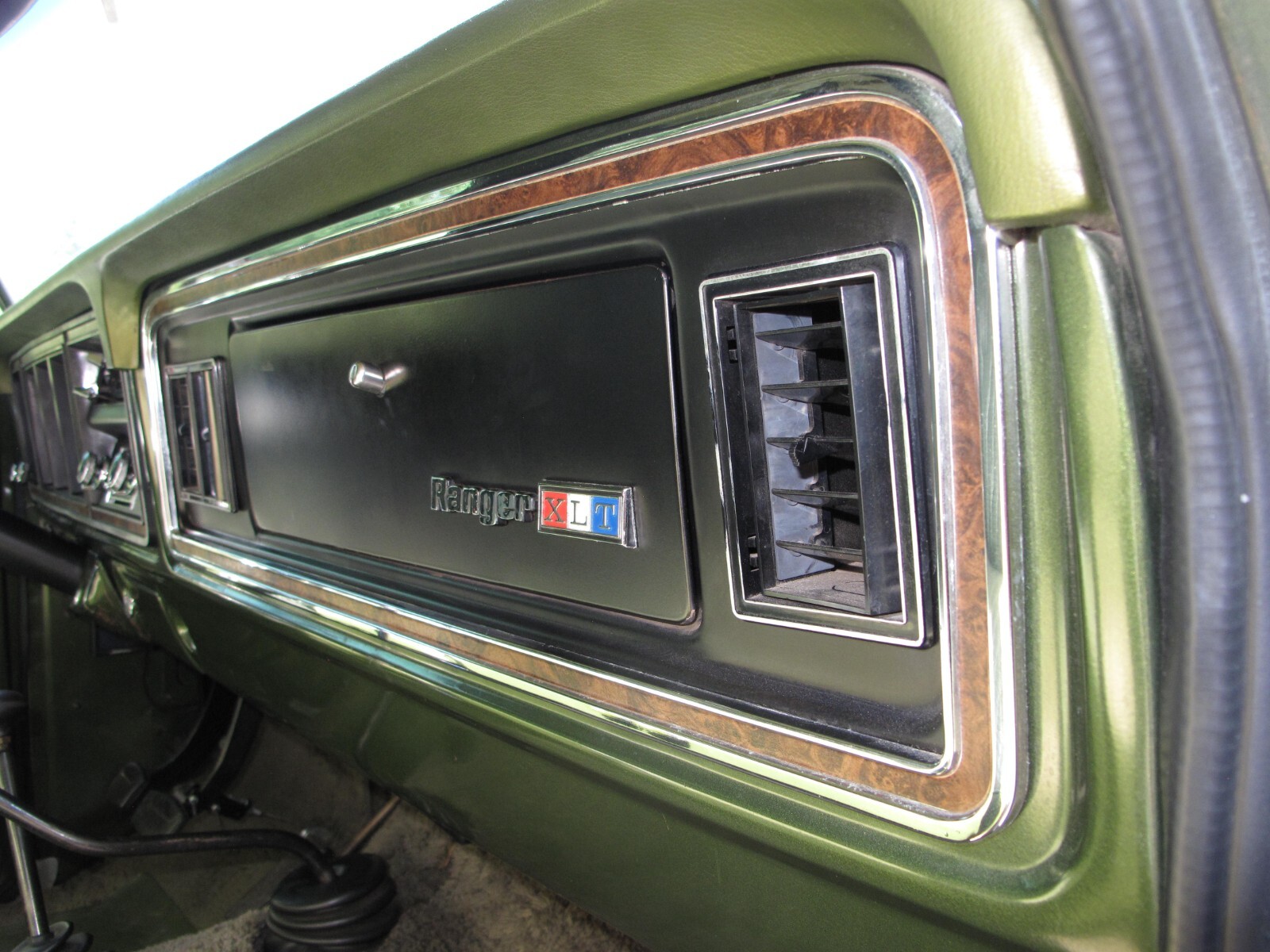 Ford-F-250-1975-33