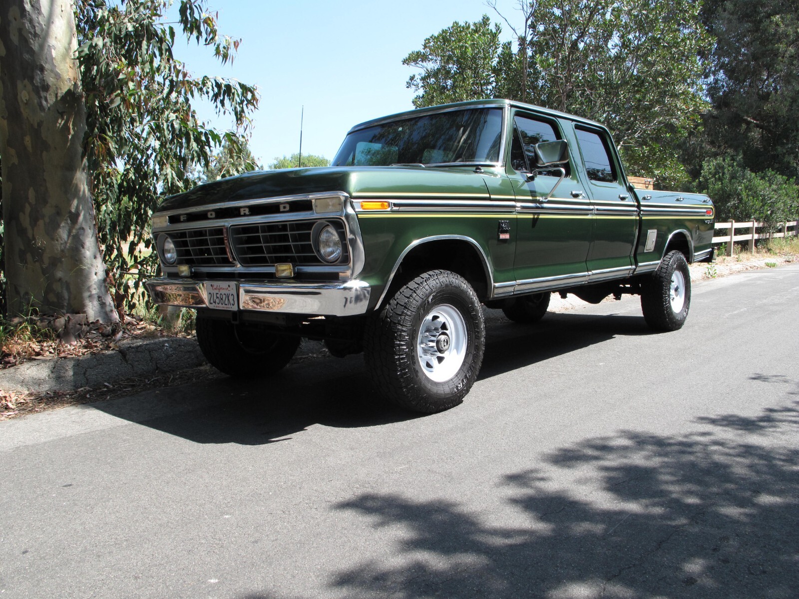Ford-F-250-1975-35