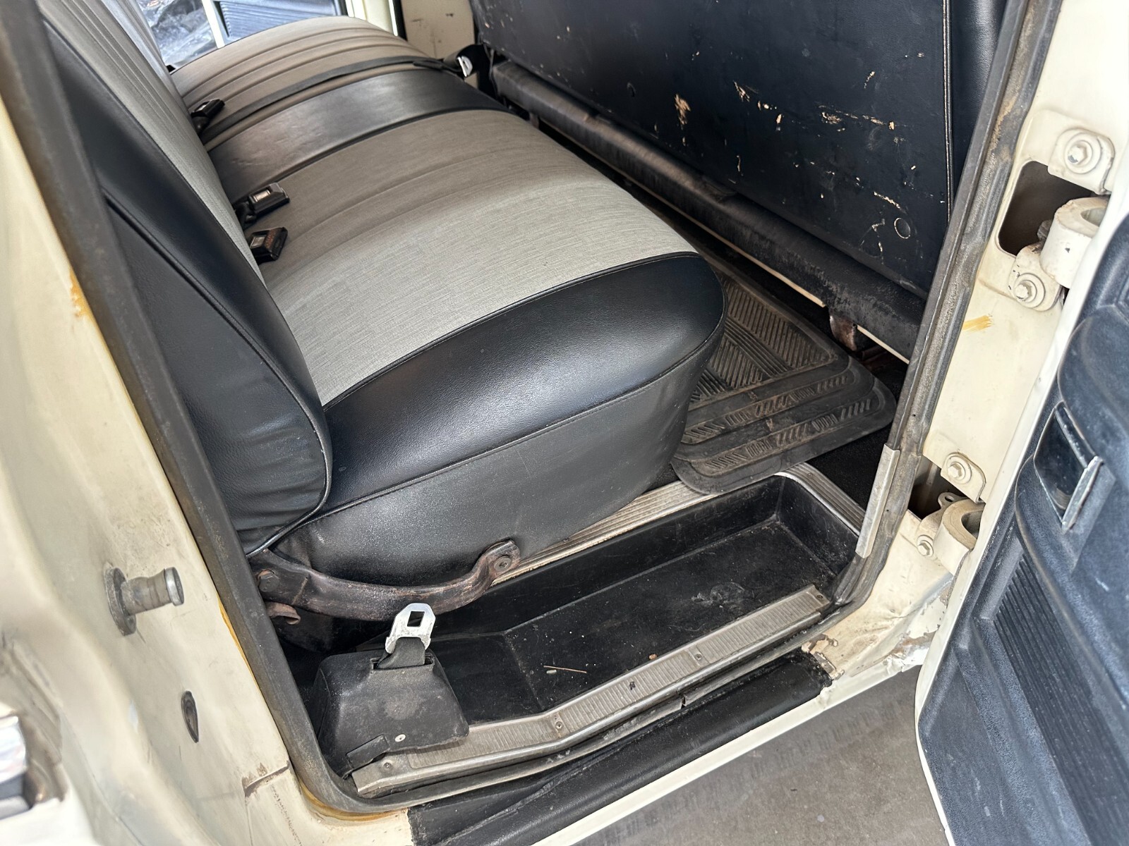 Ford-F-250-1978-11