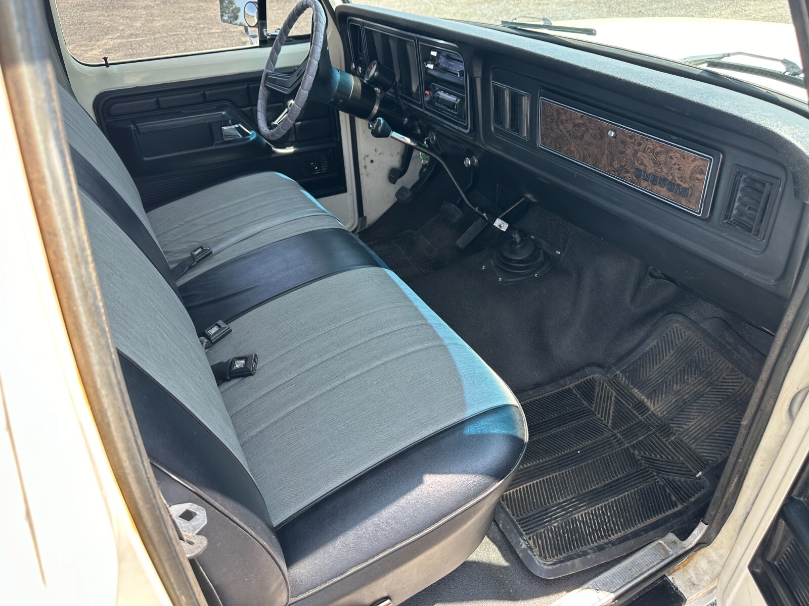 Ford-F-250-1978-15