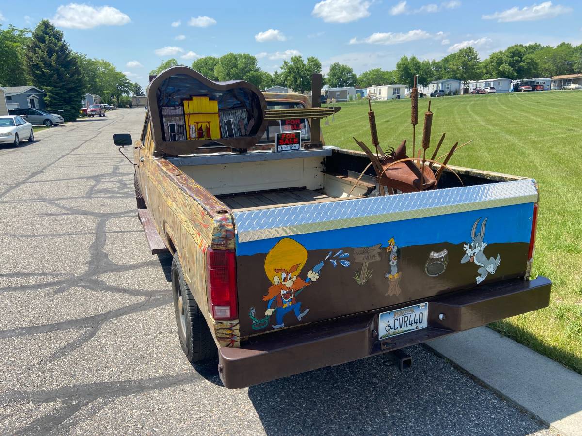 Ford-F-250-1982-custom-2