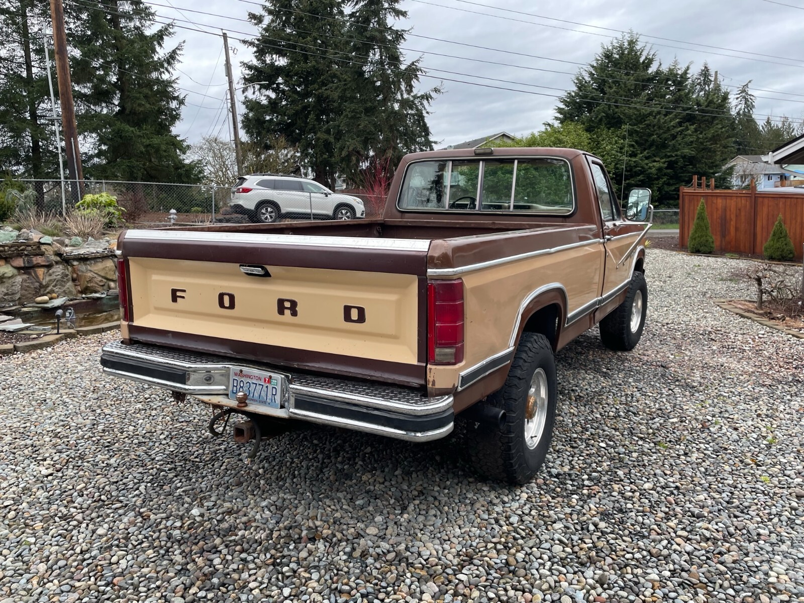Ford-F-250-1983-Standard-Cab-Pickup-12