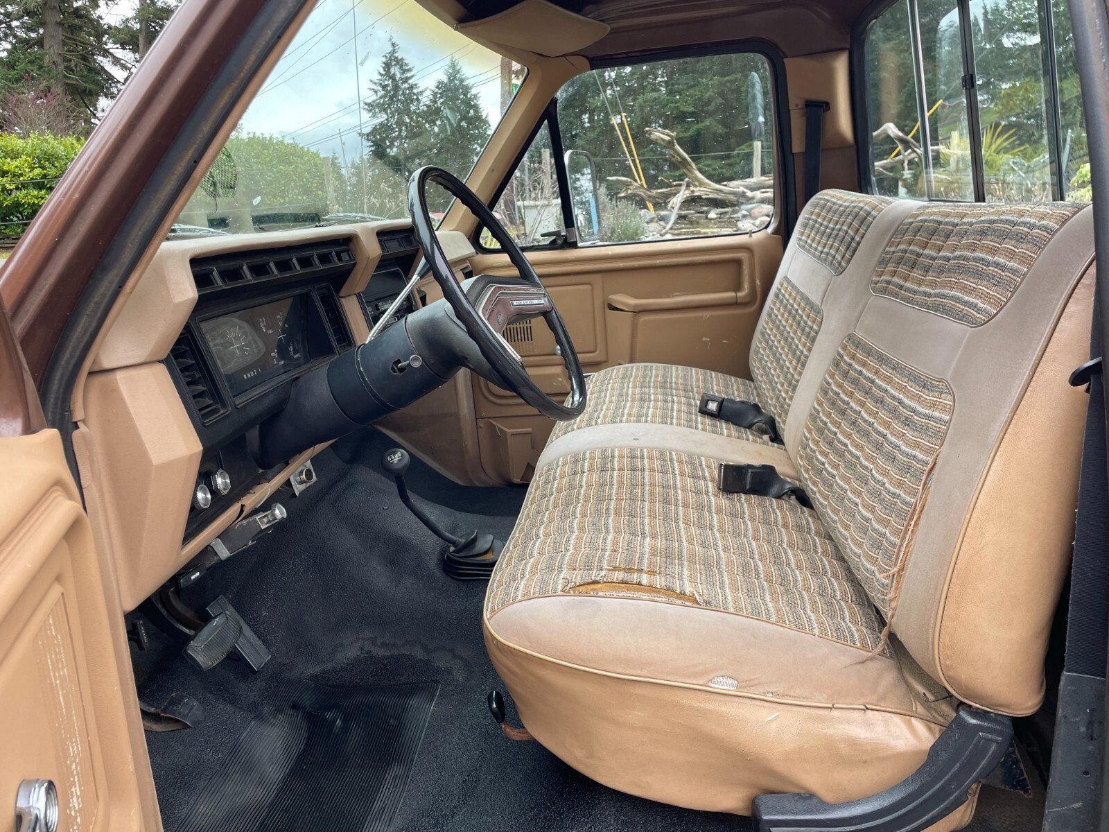 Ford-F-250-1983-Standard-Cab-Pickup-16