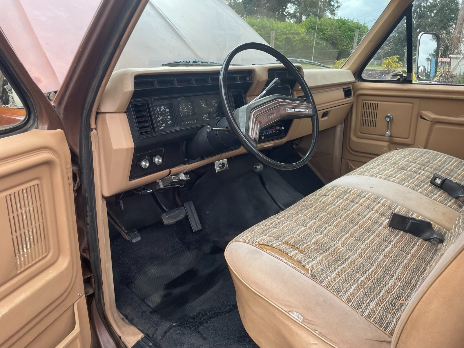 Ford-F-250-1983-Standard-Cab-Pickup-17